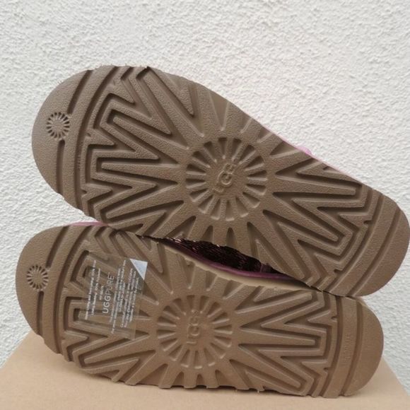 UGG Classic Short Sequin Boots - Picture 6 of 7